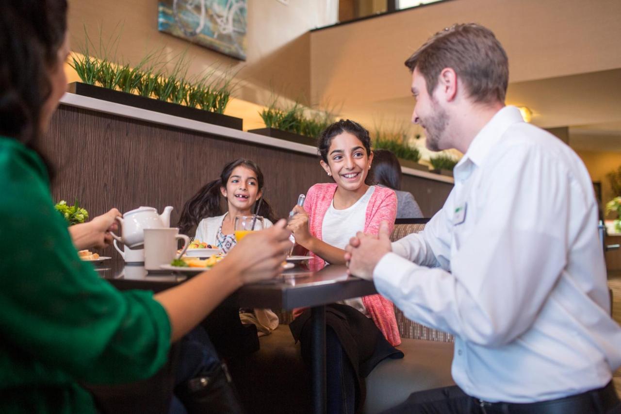 Holiday Inn Indianapolis - Airport Area N By Ihg Exterior foto
